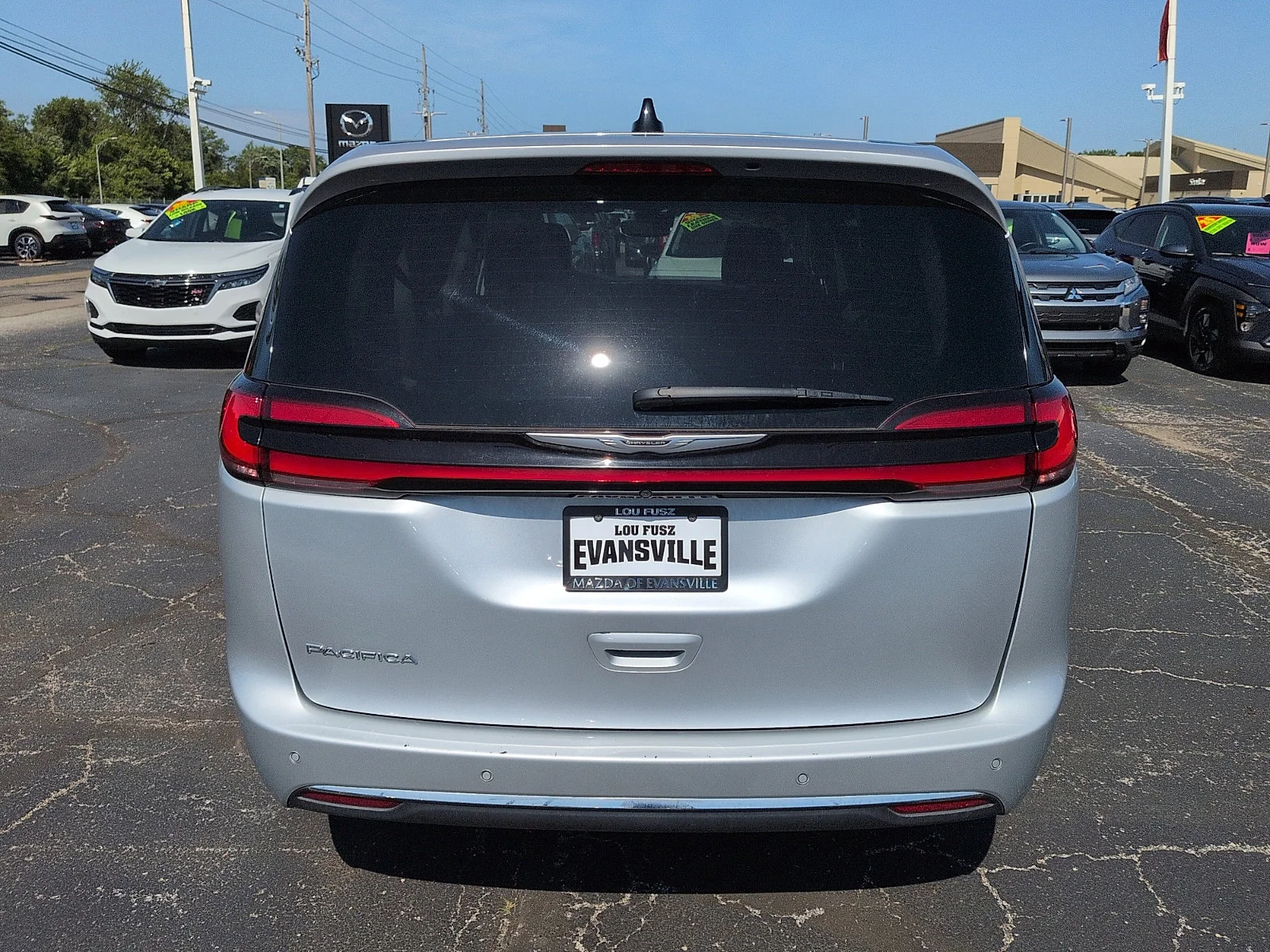 Used 2023 Silver Mist Clearcoat Chrysler Touring L image 6