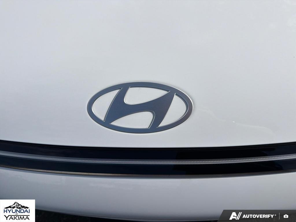 New 2026 Atlas White Hyundai Limited AWD image 9