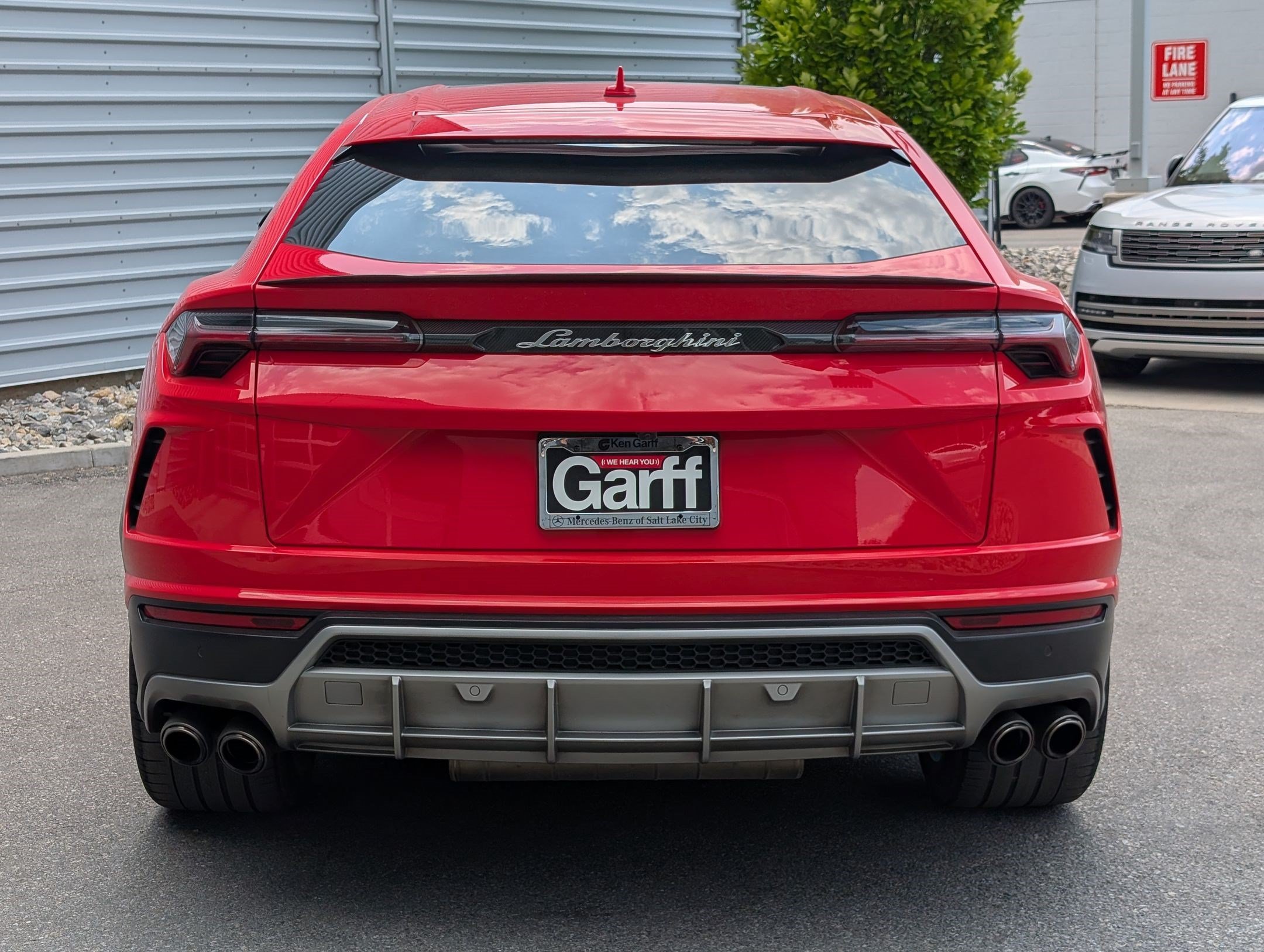 Used 2020 Red Lamborghini Base image 4