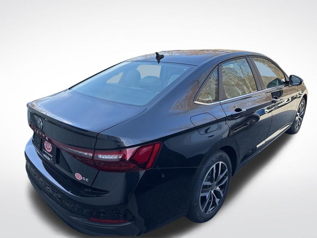 2025 Volkswagen Jetta SE - Photo 6