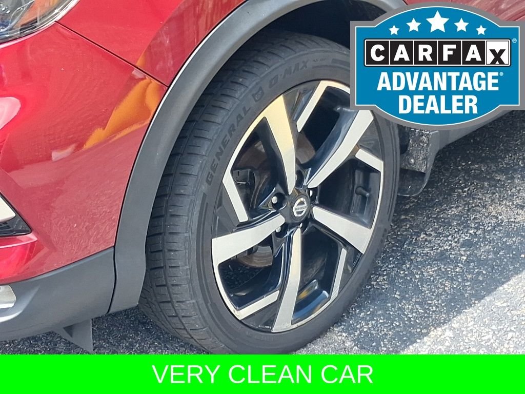 Used 2020 Red Nissan SL image 7