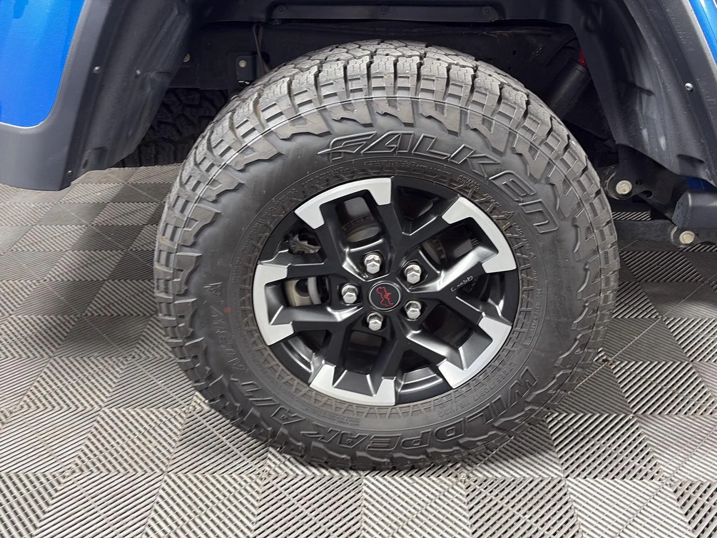 Used 2024 Hydro Blue Pearlcoat Jeep Rubicon X image 16
