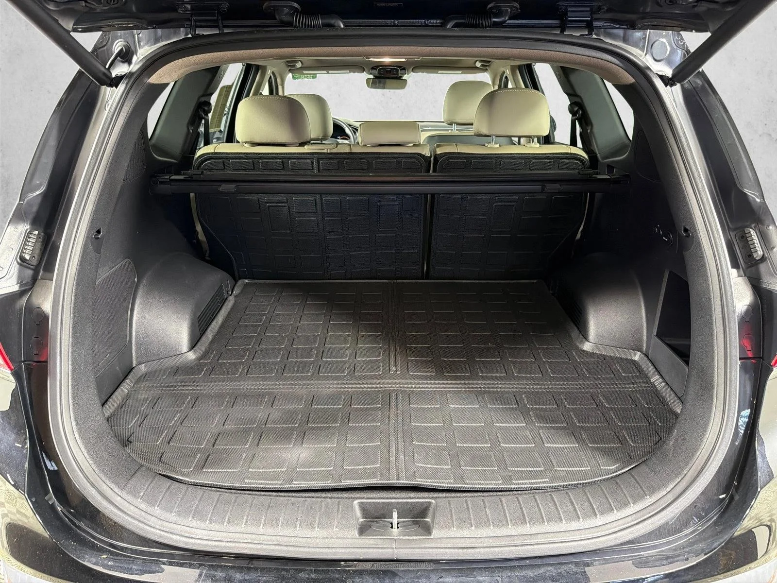 Used 2023 Black Hyundai Limited image 20