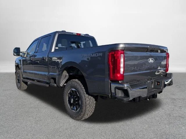 New 2027 Carbonized Gray Metallic Ford F-250® XLT image 30