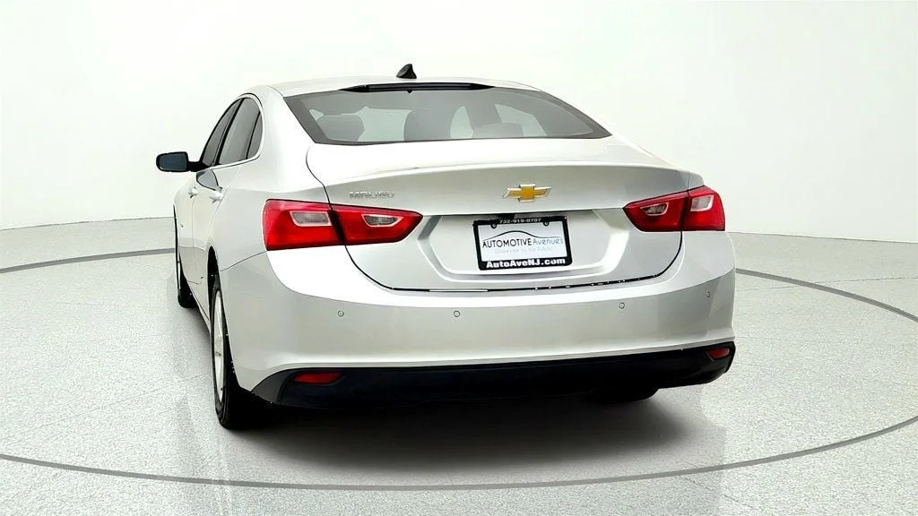 Used 2022 Silver Ice Metallic Chevrolet 4dr Sedan FL w/ Driver Confidence Pkg image 6