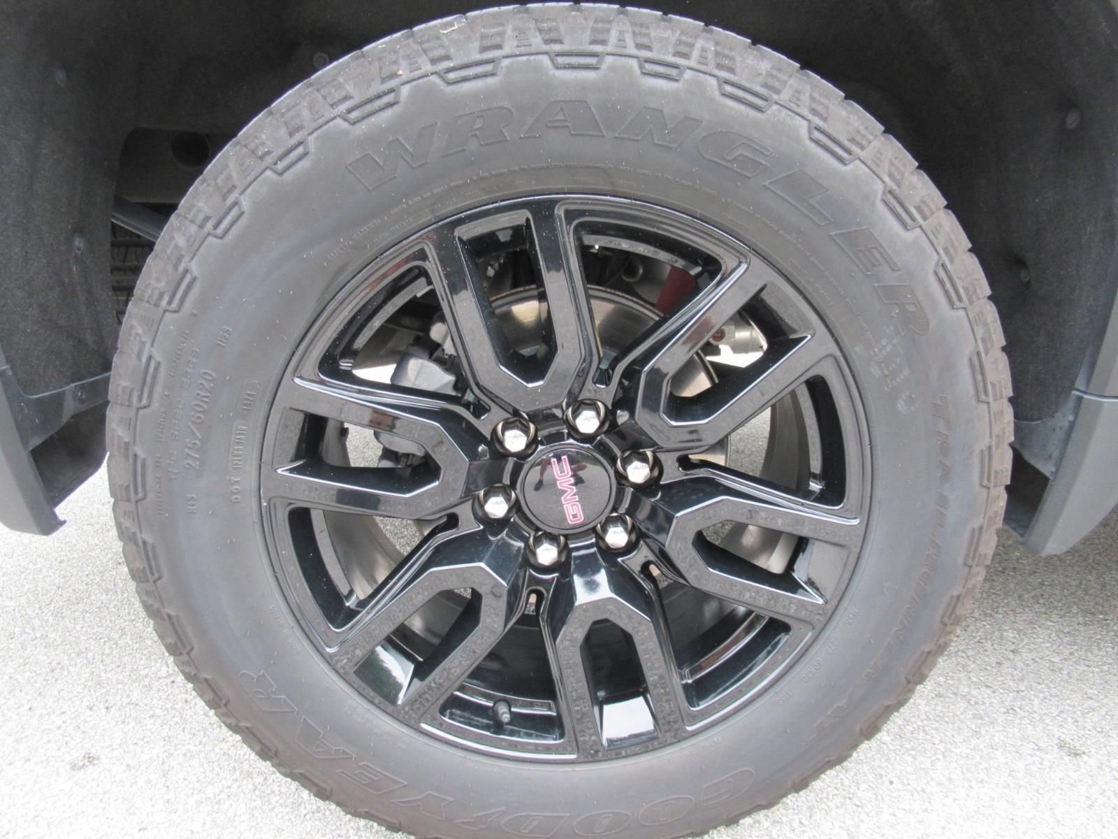 Used 2024 Summit White GMC Elevation image 7