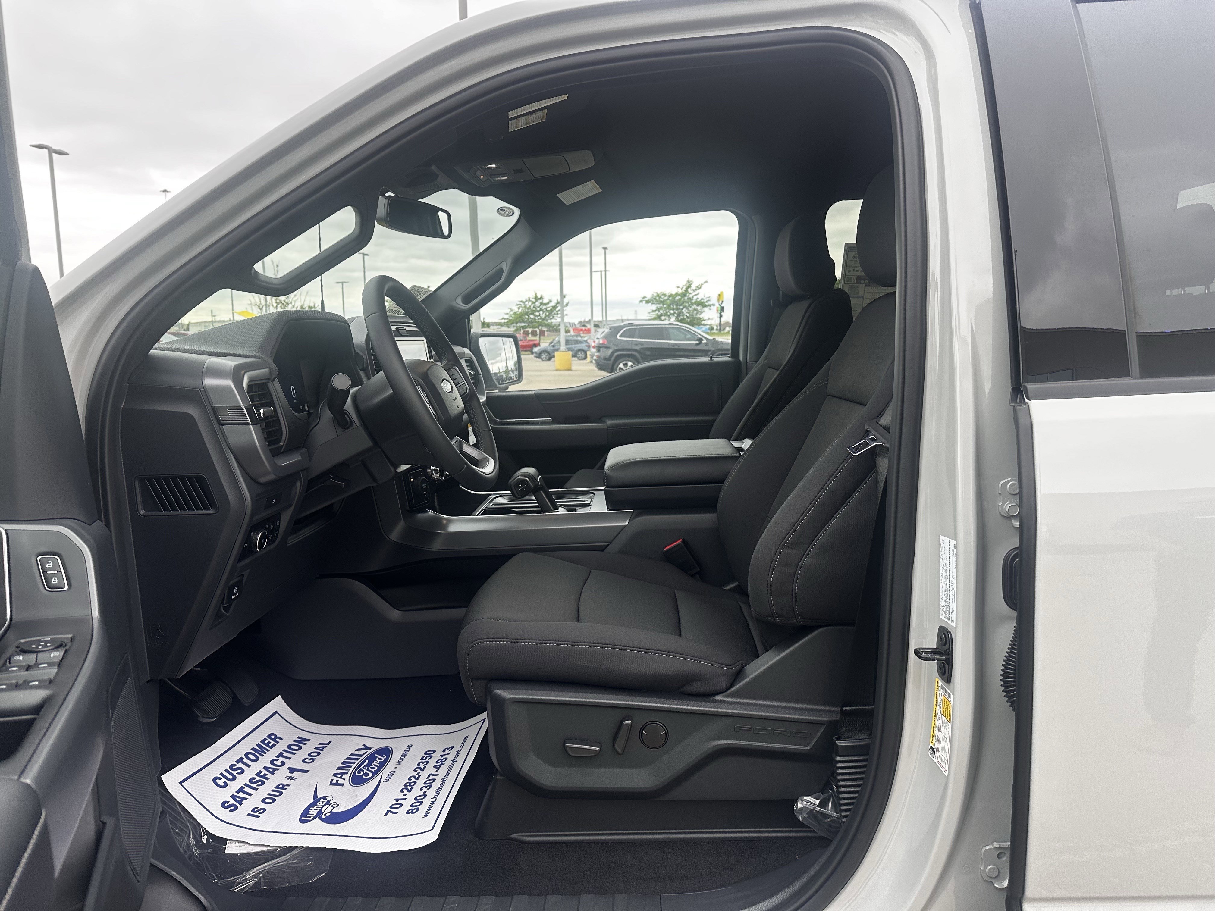 New 2026 Avalanche Ford XLT image 5