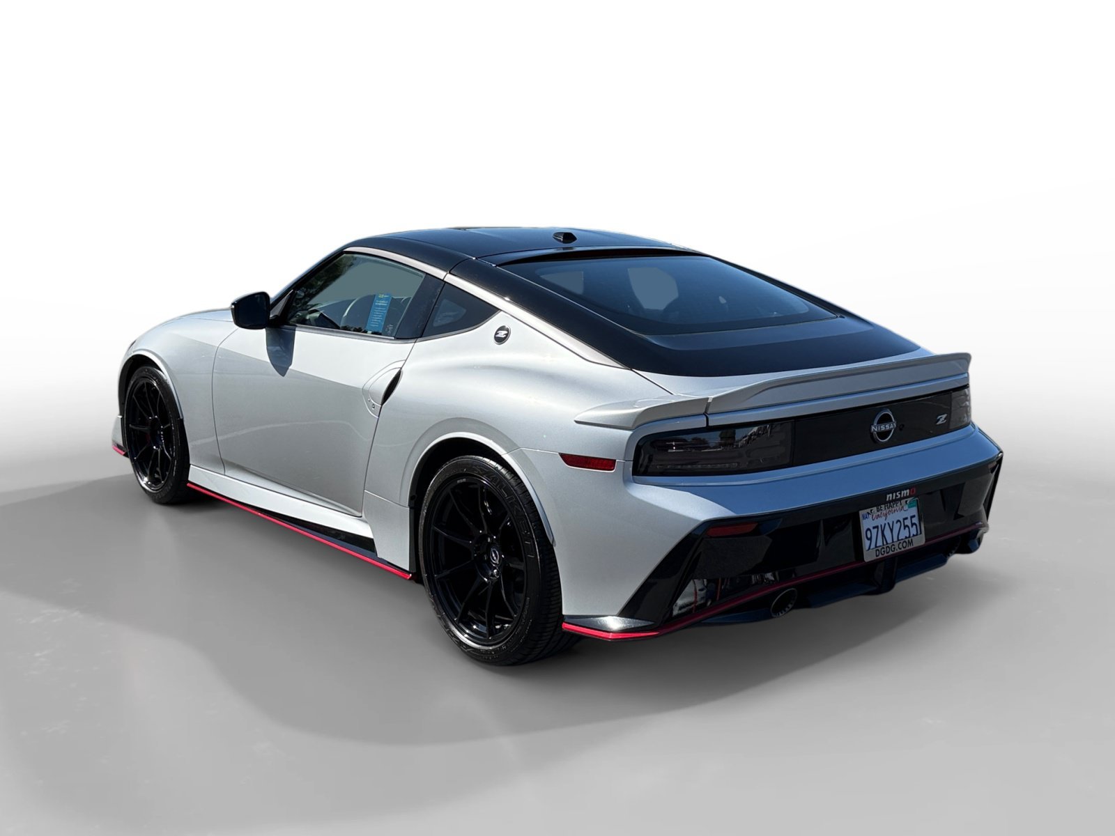 Used 2024 Brilliant Silver Nissan NISMO image 3