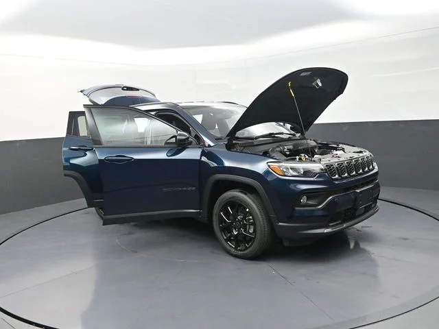 New 2026 Fathom Blue Pearl-Coat Exterior Paint Jeep Latitude image 29