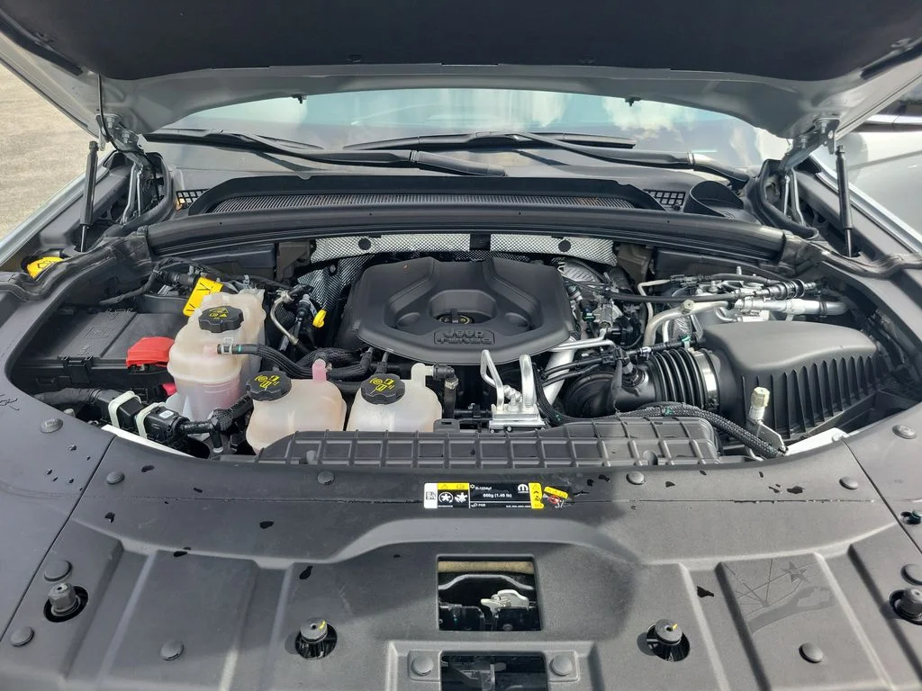 Used 2024 Silver Jeep 4xe image 41