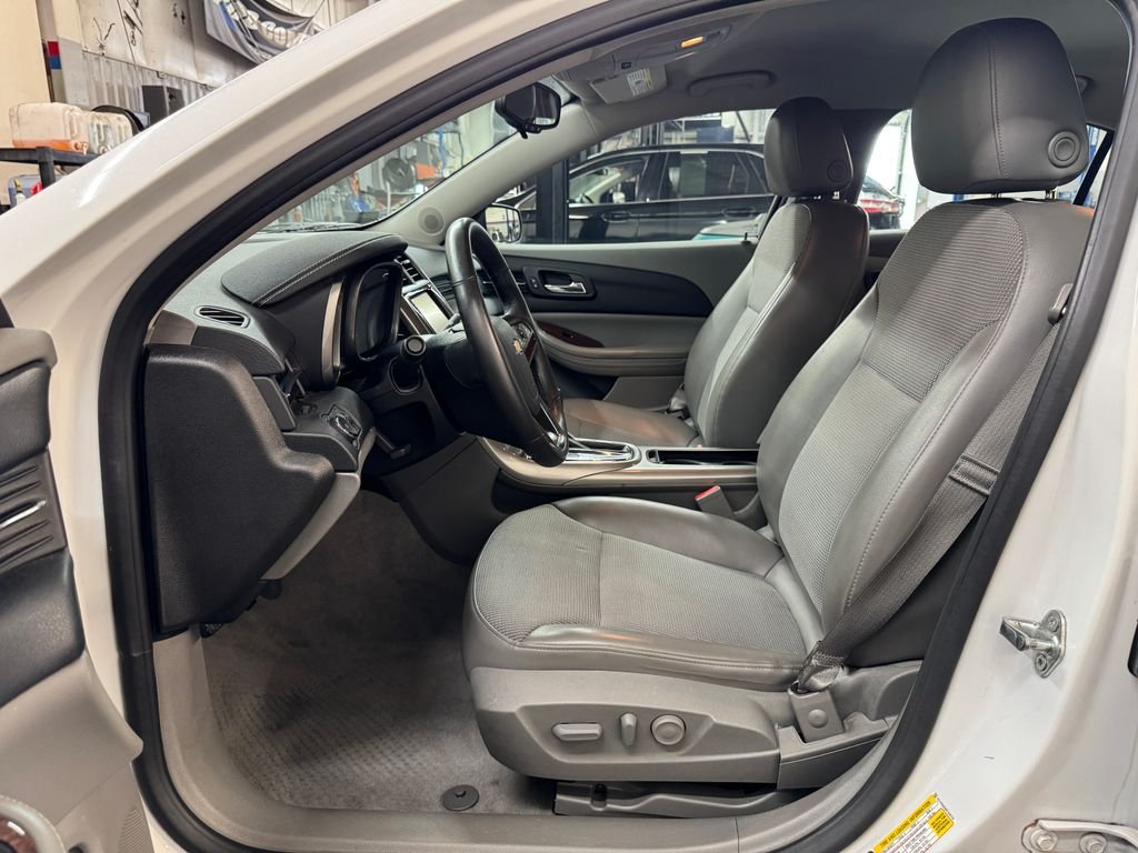 Used 2013 White Chevrolet LT image 16
