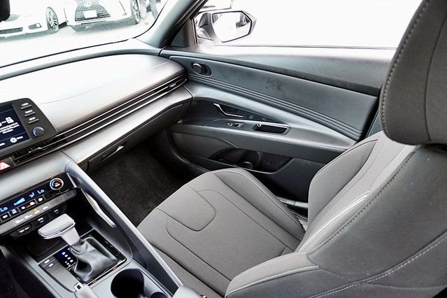 Used 2026 White Hyundai SEL Sport image 19