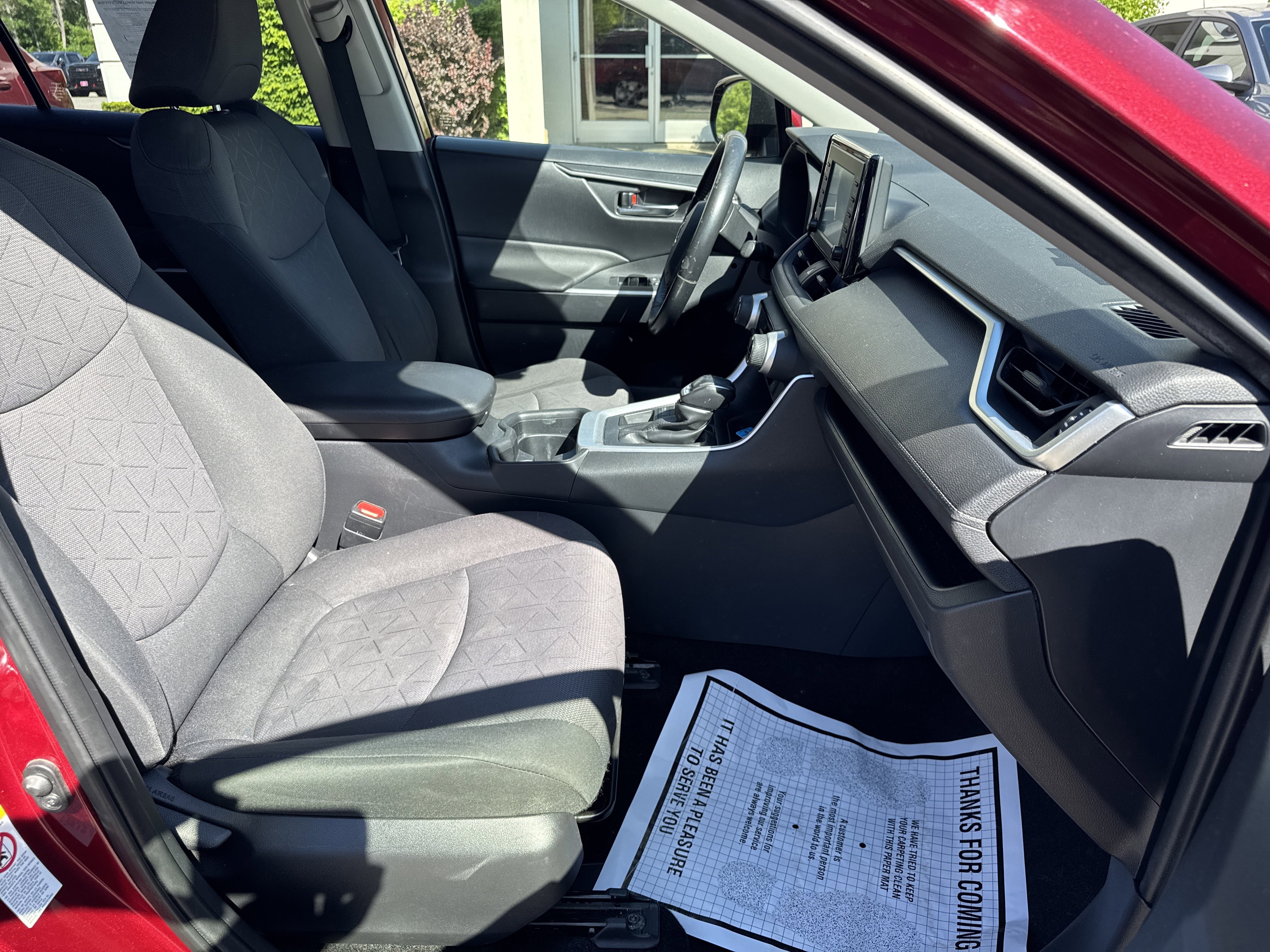 Used 2019 RUBY FLARE PEARL Toyota XLE image 10