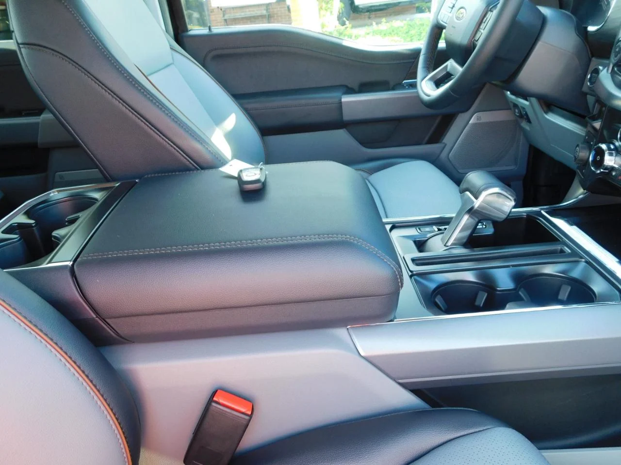 New 2026 Agate Black Metallic Ford Lariat® image 25
