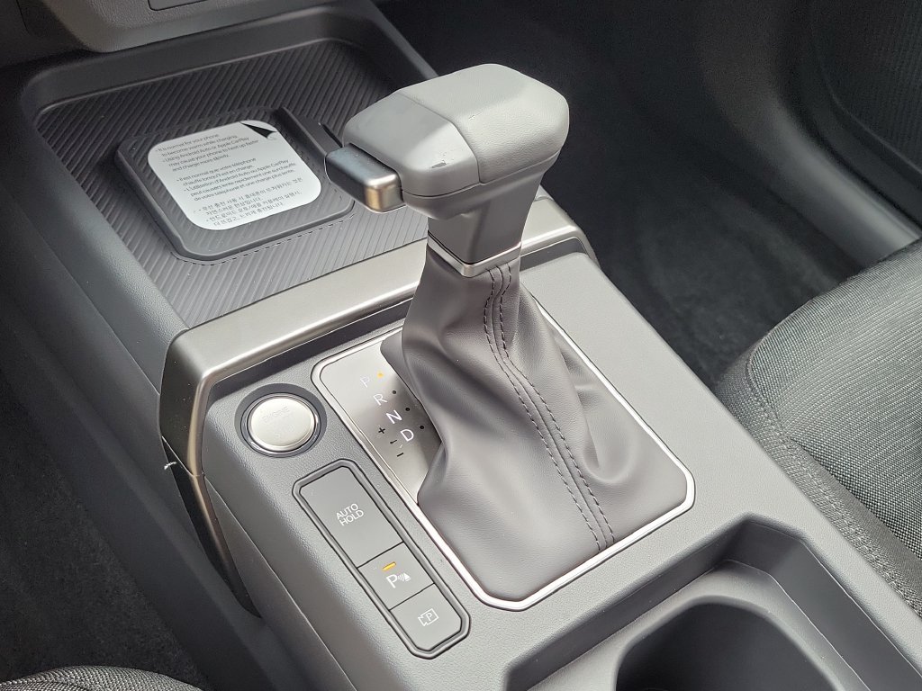 New 2027 Pale Gray Kia S image 32