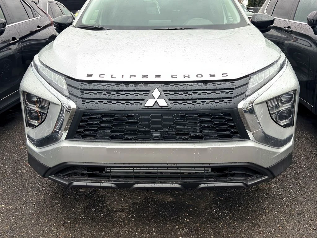 New 2026 Alloy Silver Metallic Mitsubishi LE image 25