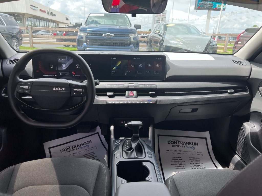 Used 2025 White Kia LX image 15