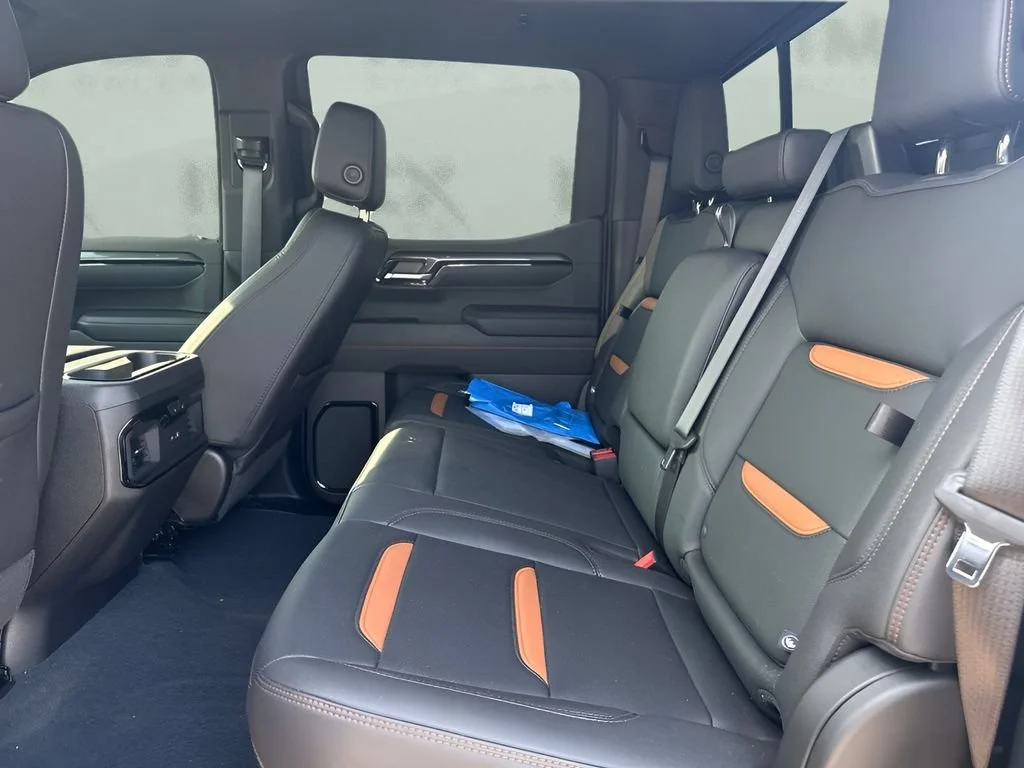 Used 2025 Onyx Black GMC AT4 image 9
