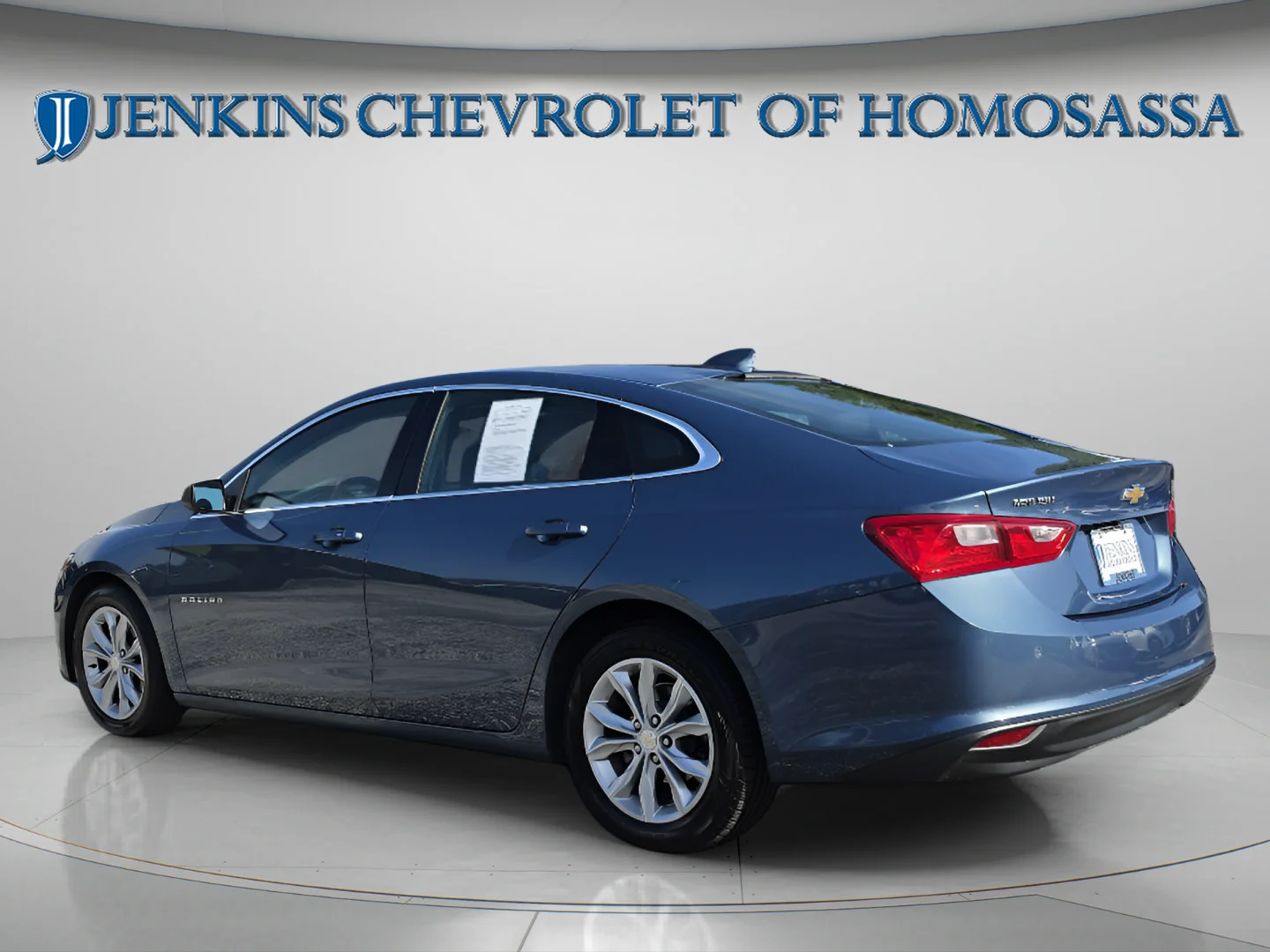 Used 2025 Lakeshore Blue Metallic Chevrolet LT image 7