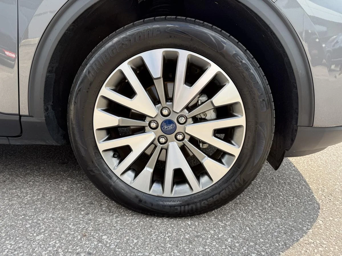 Used 2022 Grey Ford Titanium Awd image 12