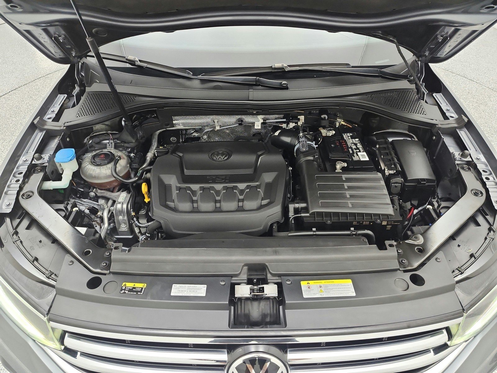 Used 2022 Platinum Gray Metallic Volkswagen 2.0T SE FWD image 16