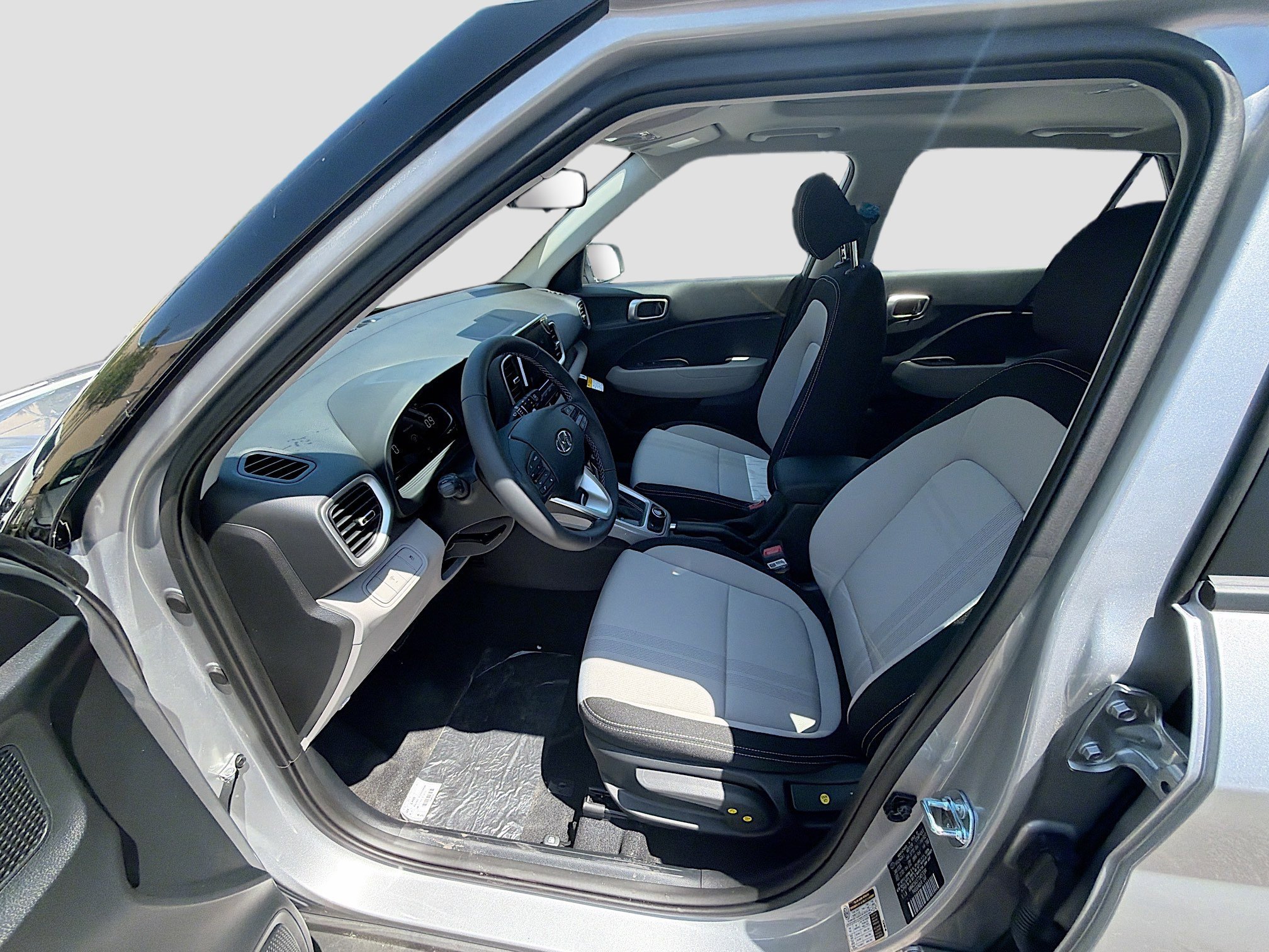New 2026 Shimmering Silver Hyundai SEL image 36