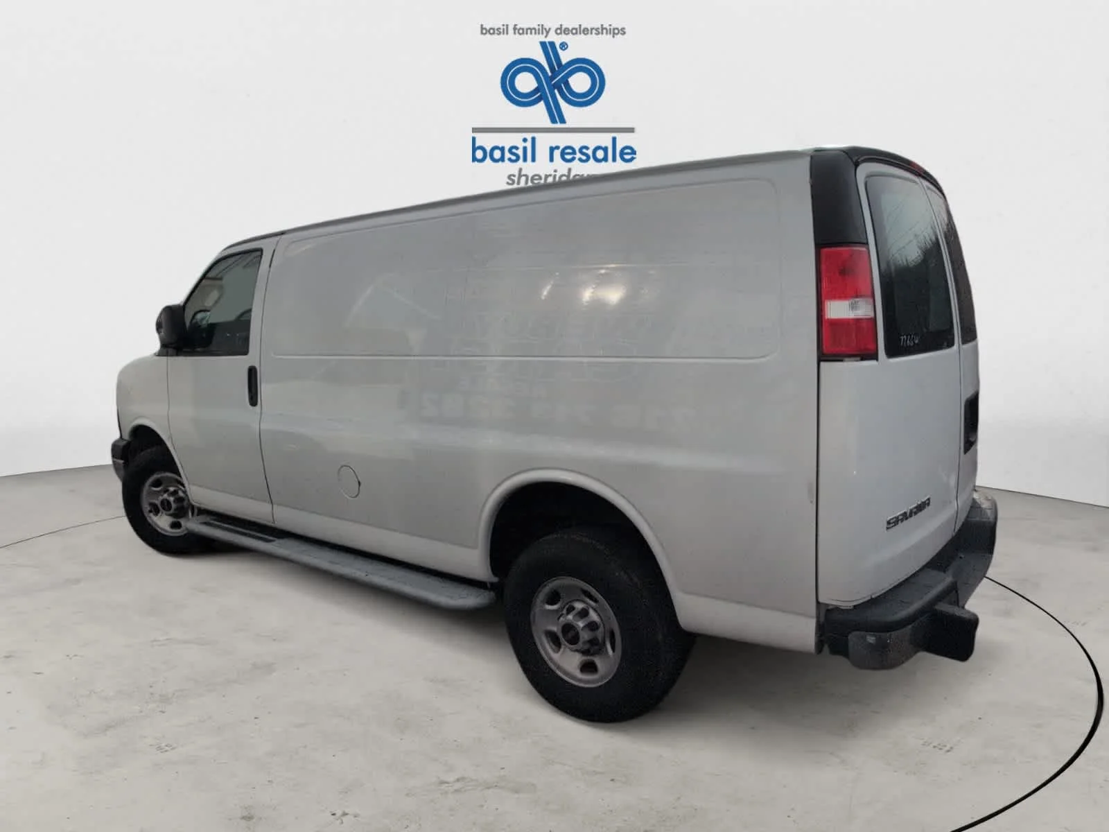 Used 2023 Summit White GMC  image 5