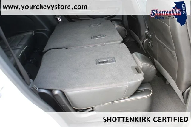 Used 2023 White GMC Denali image 17