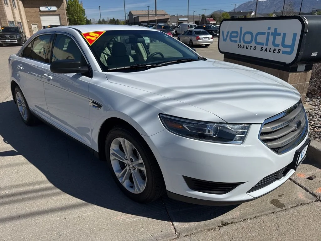 2018 Ford Taurus SE FWD's photo