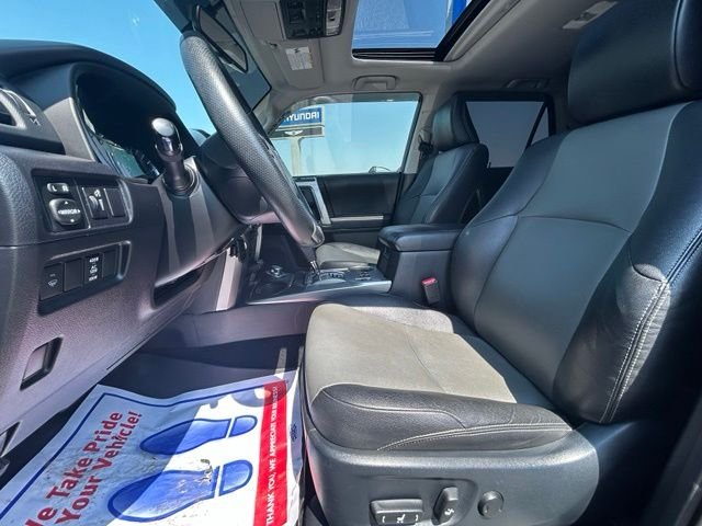 Used 2016  Toyota SR5 Premium image 12