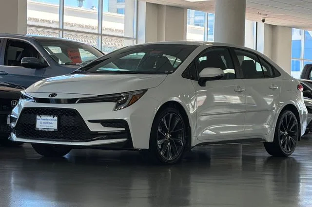 Used 2024 Ice Cap Toyota SE image 11