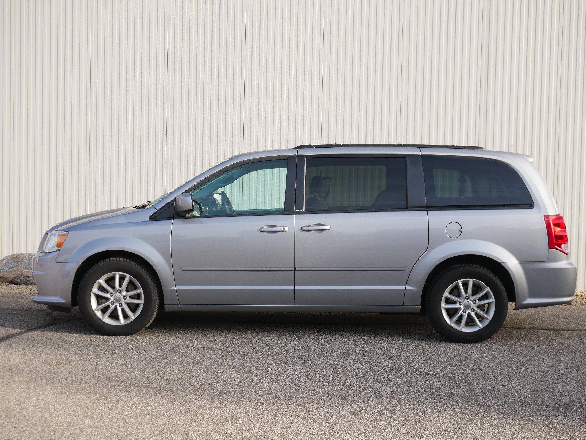 Used 2014 Dodge Grand Caravan SXT with VIN 2C4RDGCG0ER142309 for sale in Hastings, Minnesota