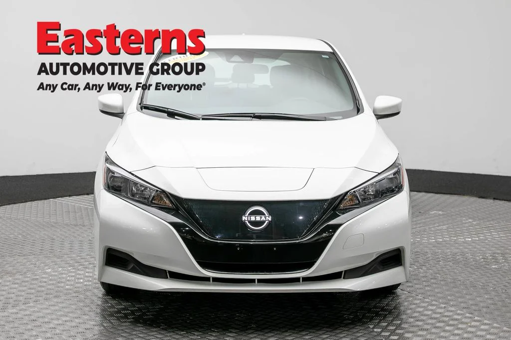 Used 2023 White Nissan S image 2