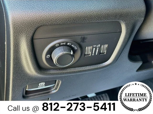 New 2027 White Jeep Laredo Altitude image 11