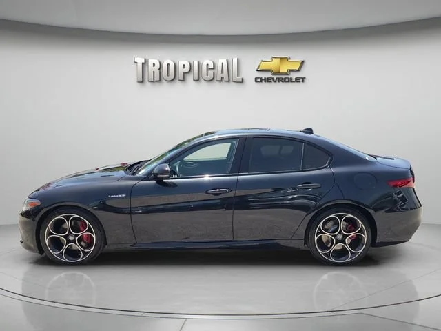 Used 2023 Black Alfa Romeo Veloce image 2