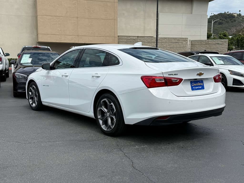 Used 2024 Summit White Chevrolet 1LT image 9