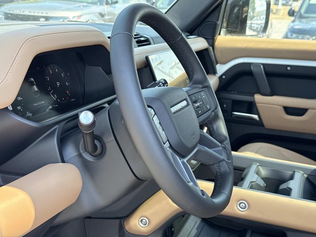 New 2026 Fuji White Land Rover S image 12
