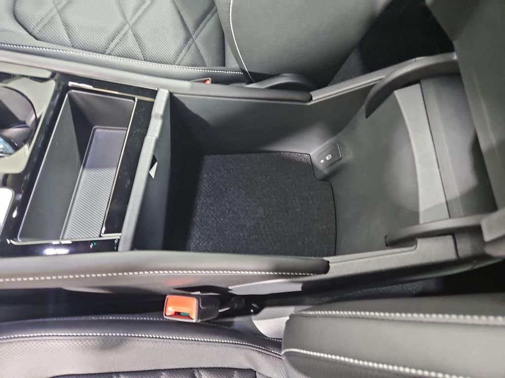 New 2026 Silver Volkswagen SE w/Technology image 24