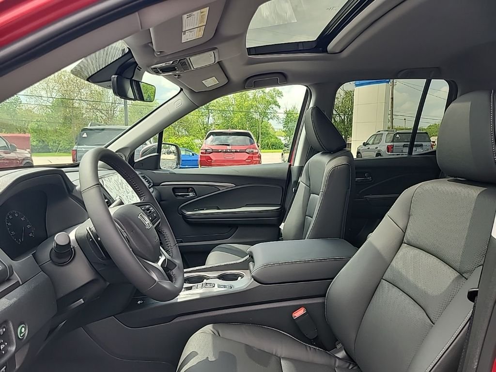 New 2026 Radiant Red Metallic II Honda RTL image 7
