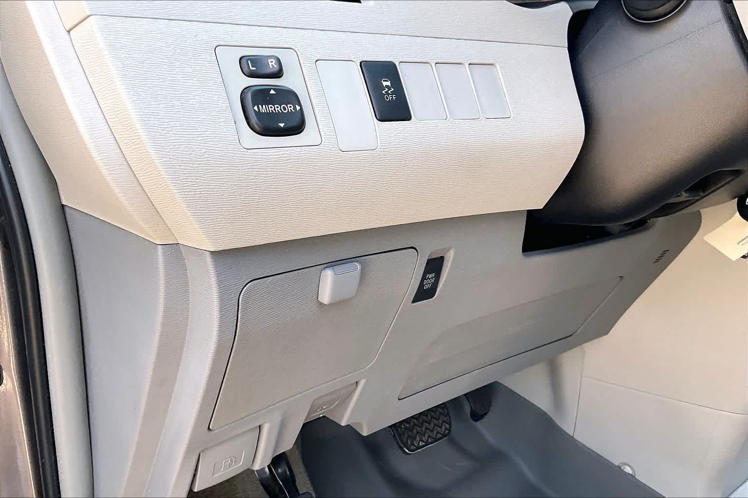 Used 2013 Predawn Gray Mica Toyota LE image 35