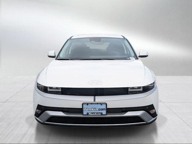 New 2026 White Hyundai SE image 8