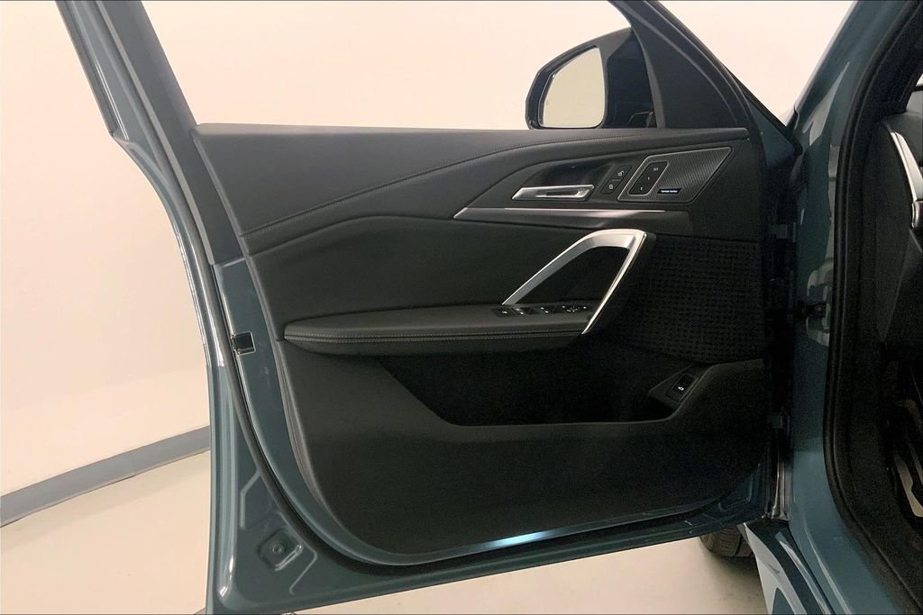 Used 2026 Cape York Green Metallic BMW  image 24