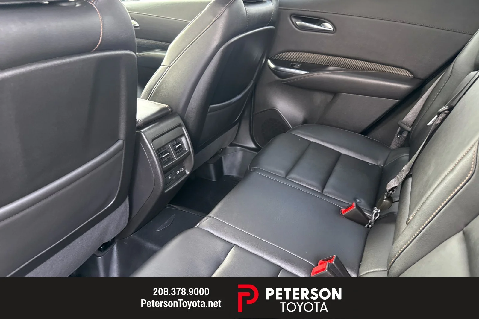 Used 2023  Cadillac Sport image 11