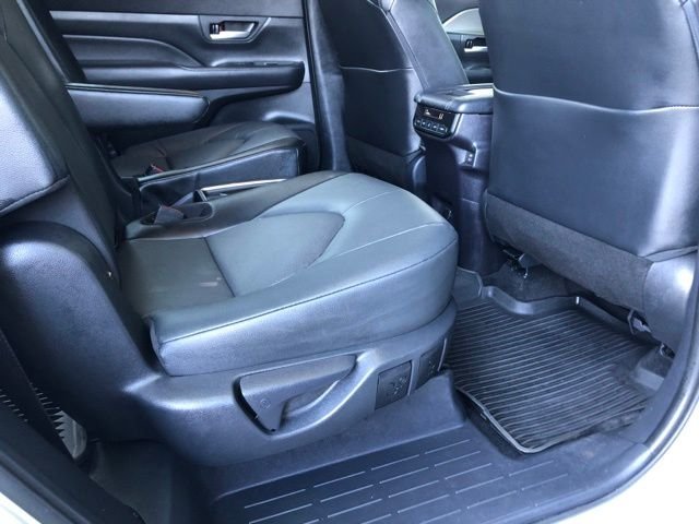 Used 2025 Beige Toyota XLE image 12