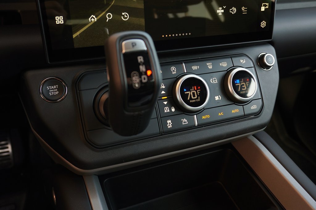 New 2026 Santorini Black Land Rover V8 image 28