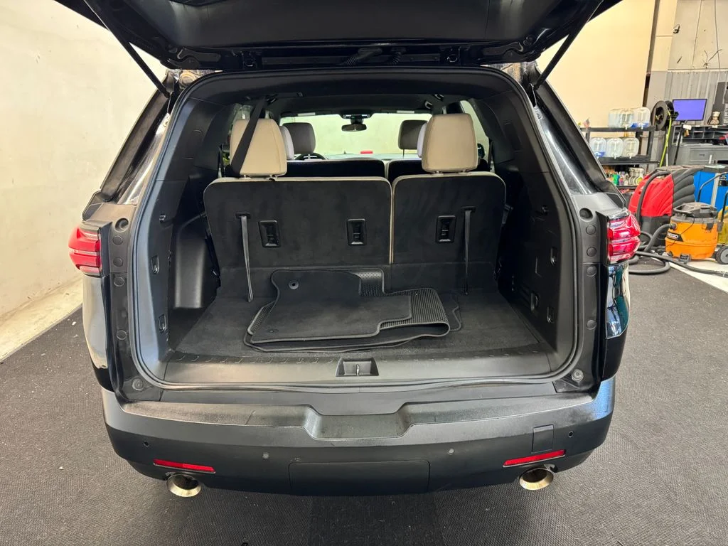 Used 2022 Black Chevrolet LS image 6