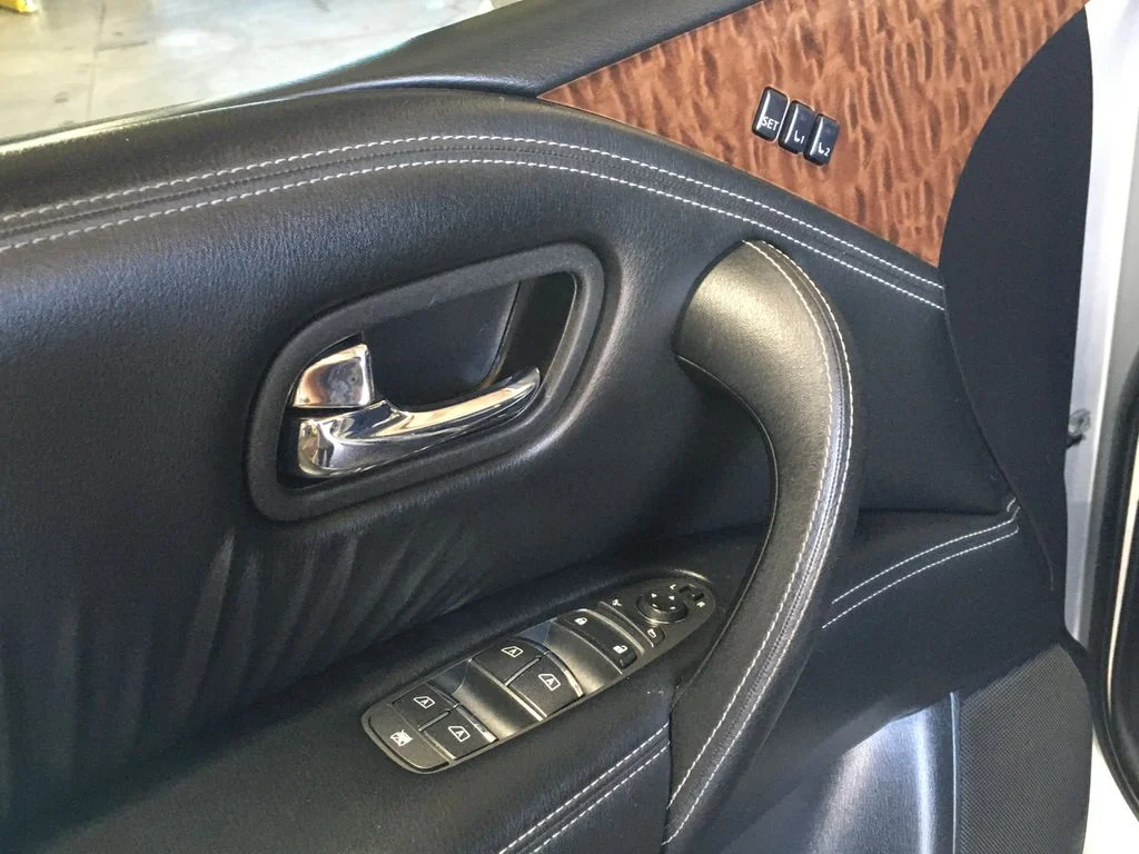 Used 2020 Silver Nissan SL image 23