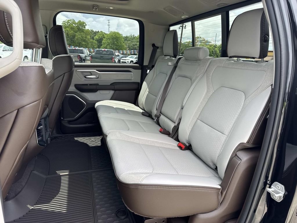 New 2026 Diamond Black Crystal Pearl-Coat Exterior Paint RAM Laramie image 28