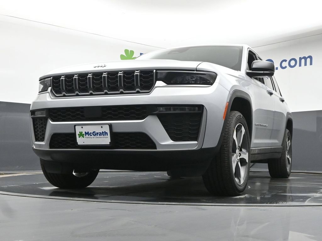New 2026 Silver Zynith Exterior Paint Jeep Limited image 7