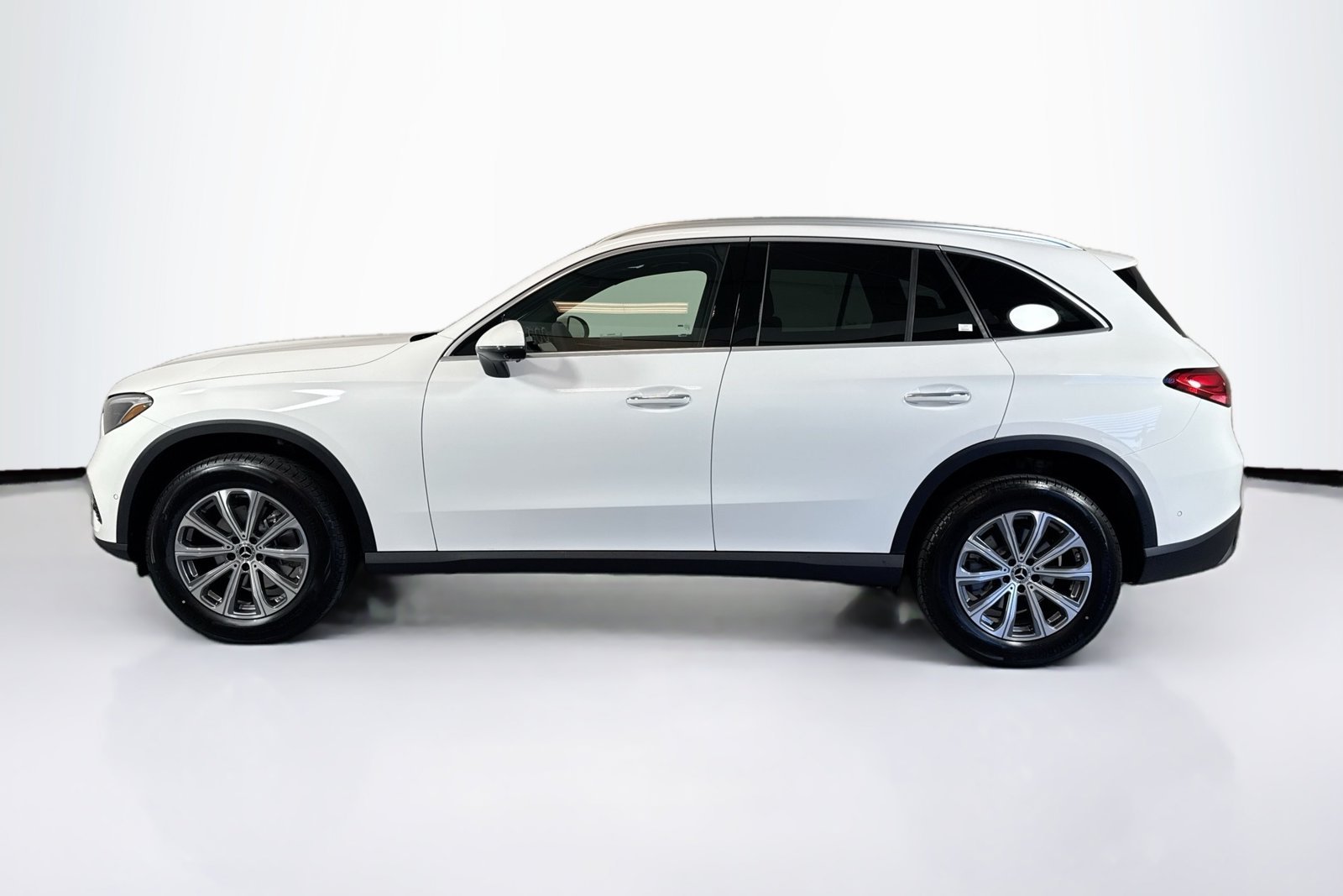 New 2026 Polar White Mercedes-Benz GLC 300 image 8